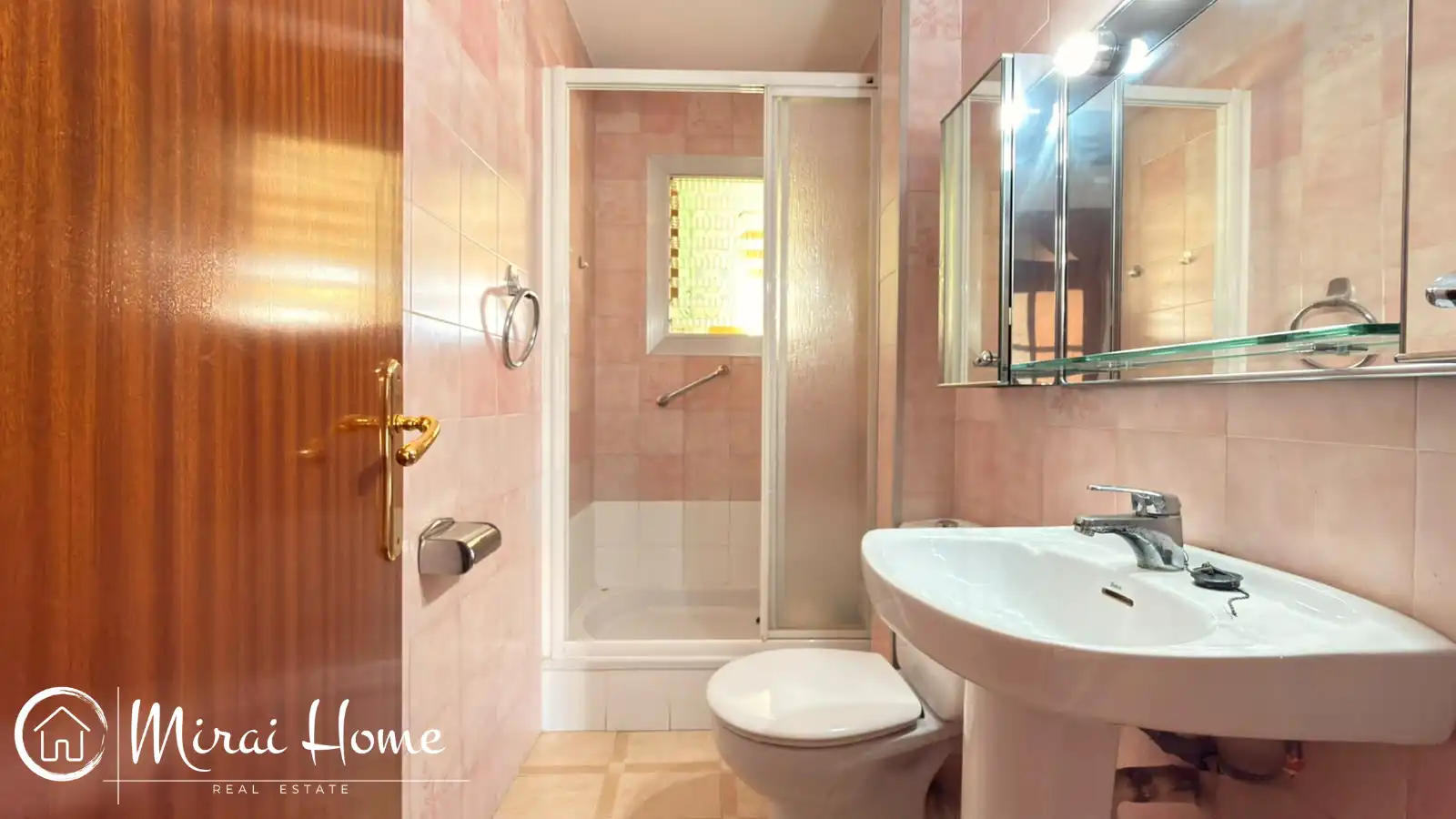 Bathroom of Flat for sale in Can Bassa