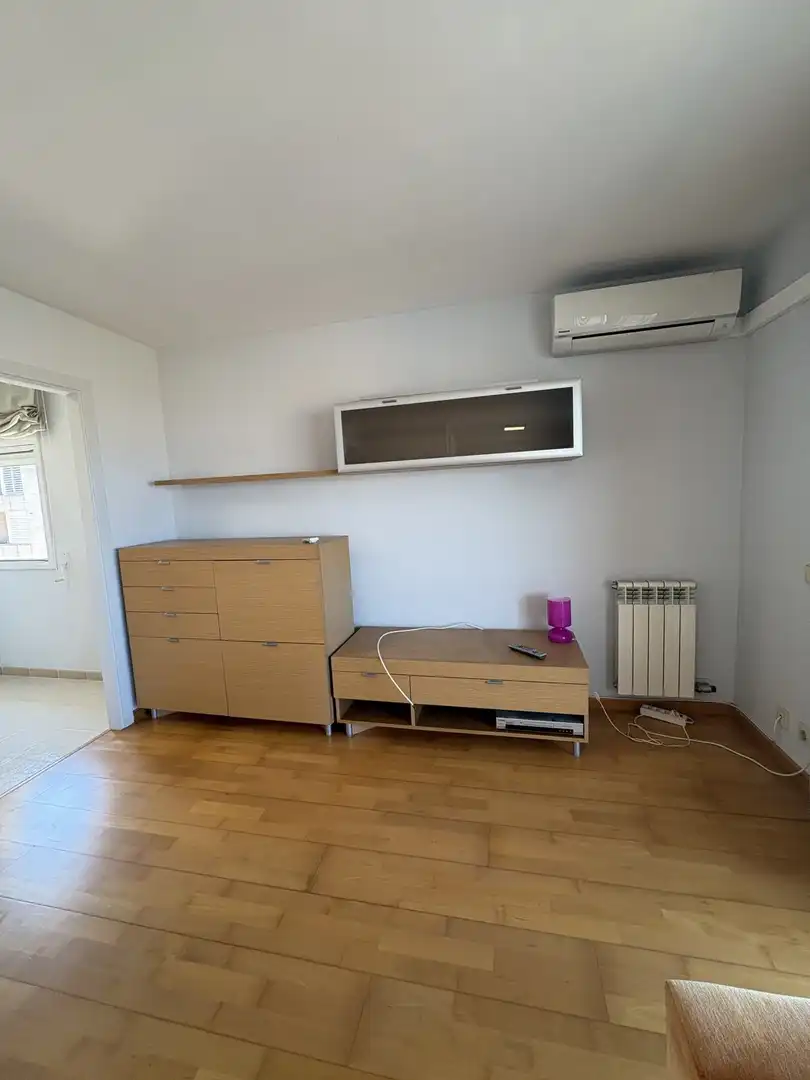 Flat for rent in DE LA CREU DE PALAU, Eixample Sud – Migdia