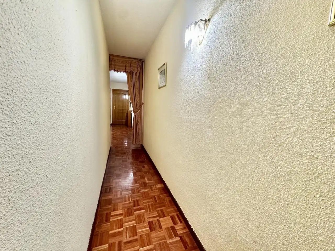 Piso en venta en Ávila con Calefacción, Parquet y Terraza