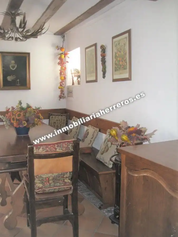 Casa adosada en venta en Viguera con Calefacción, Parquet y Trastero