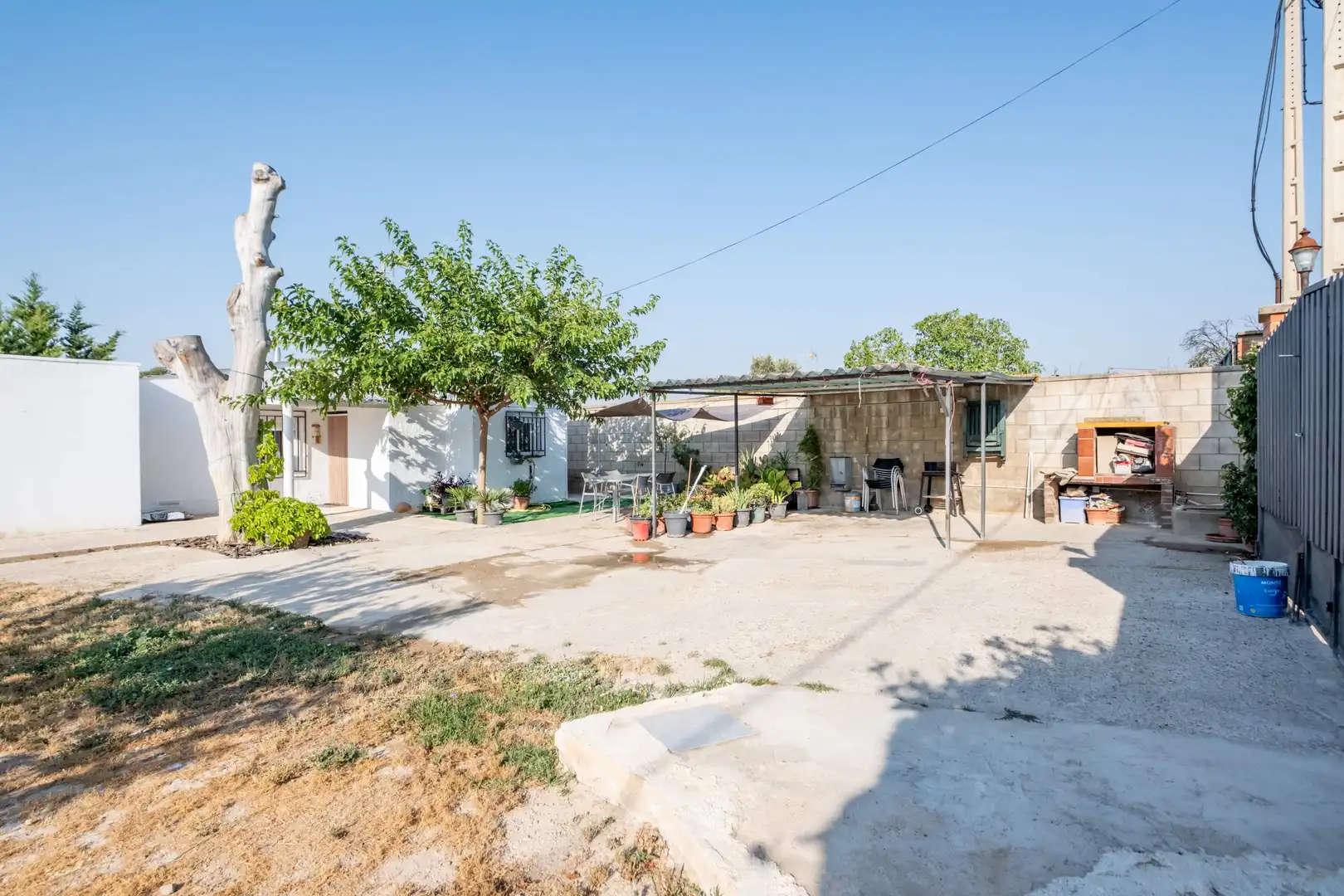 Vista exterior de Finca rústica en venda en Cadrete amb Aire condicionat, Calefacció i Jardí privat