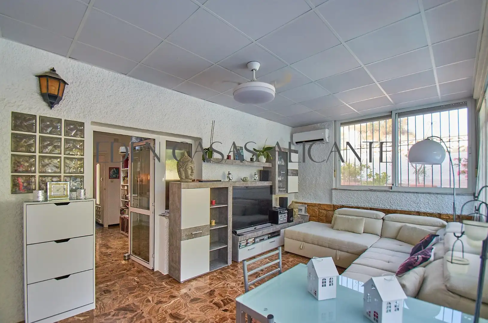 Sala de estar de Casa o chalet en venta en El Campello con Calefacción, Jardín privado y Terraza