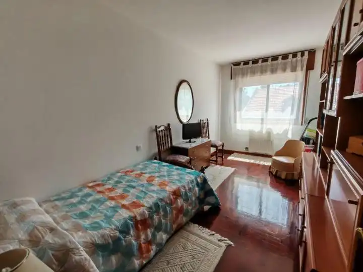 Dormitori de Pis en venda en A Cañiza   amb Calefacció i Terrassa