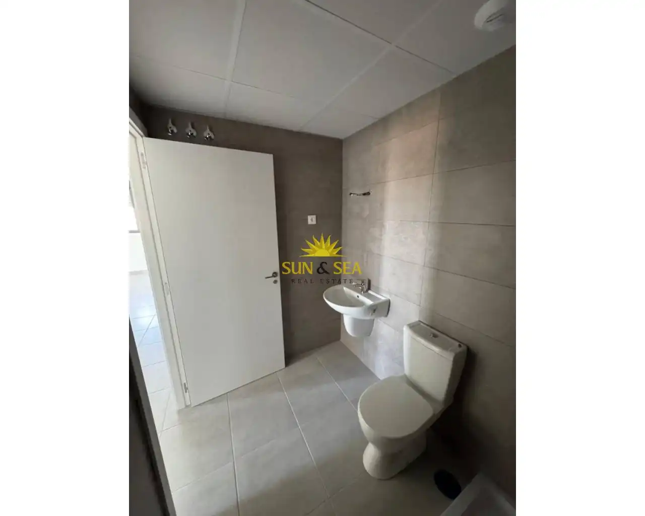 Bathroom of Apartments for rent in Elche / Elx  with Air Conditioner, Heating and Balcony