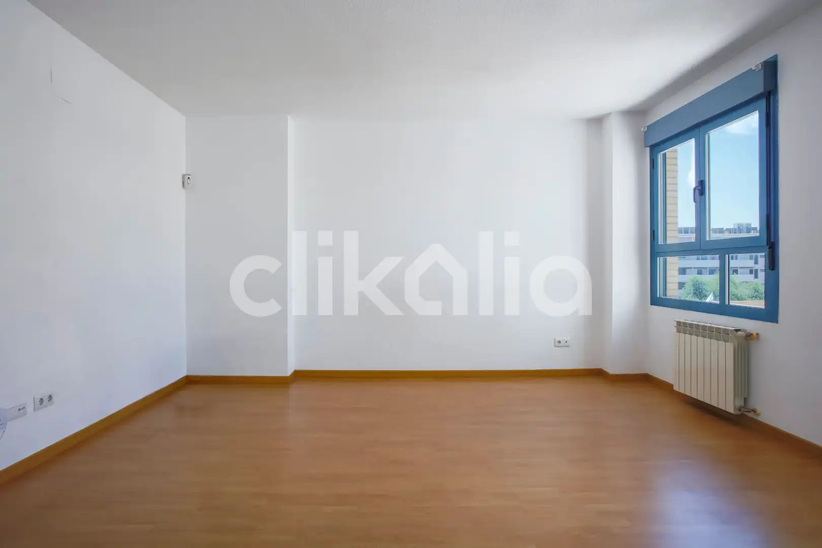 Habitación de Piso en venta en Madrid con Calefacción, Trastero y Piscina