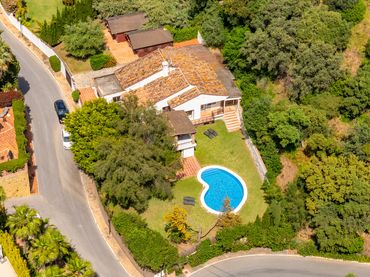 Casa con piscina en venta en Las Chapas - El Rosario