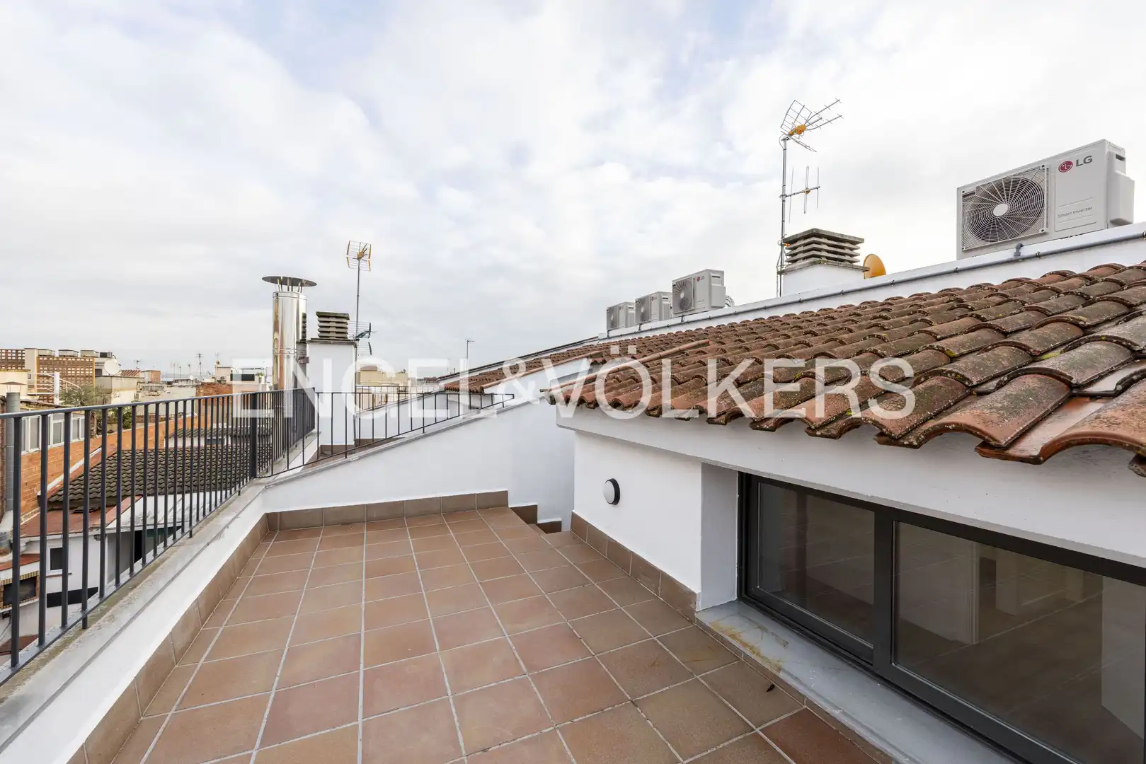 Terraza de Dúplex en venta en Santa Perpètua de Mogoda con Calefacción, Parquet y Terraza