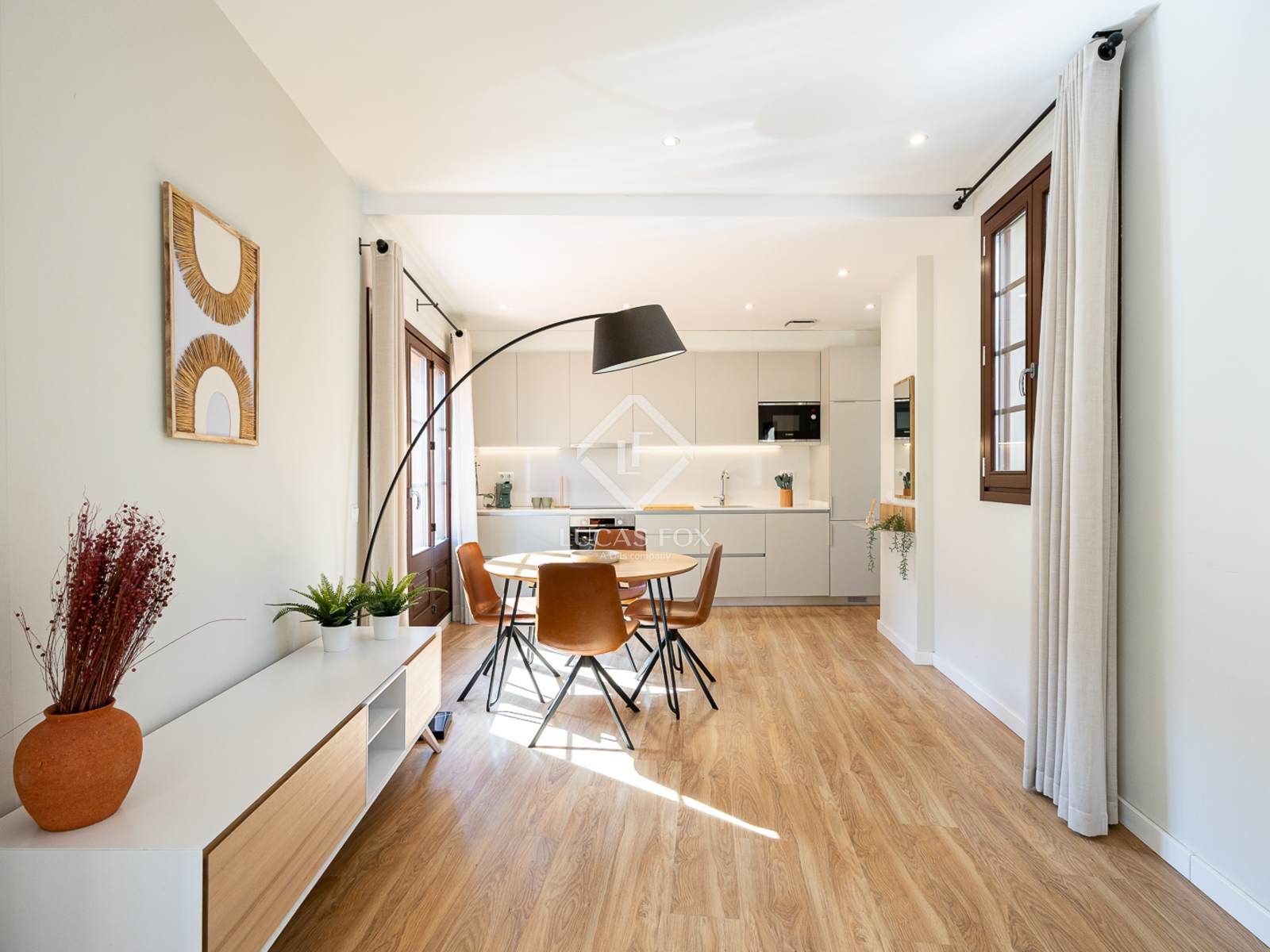 Cuina de Àtic de lloguer en  Barcelona Capital amb Aire condicionat, Calefacció i Parquet