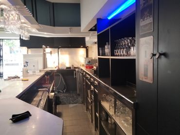 Locale commerciale in vendita a Santi Brouard Plaza 1