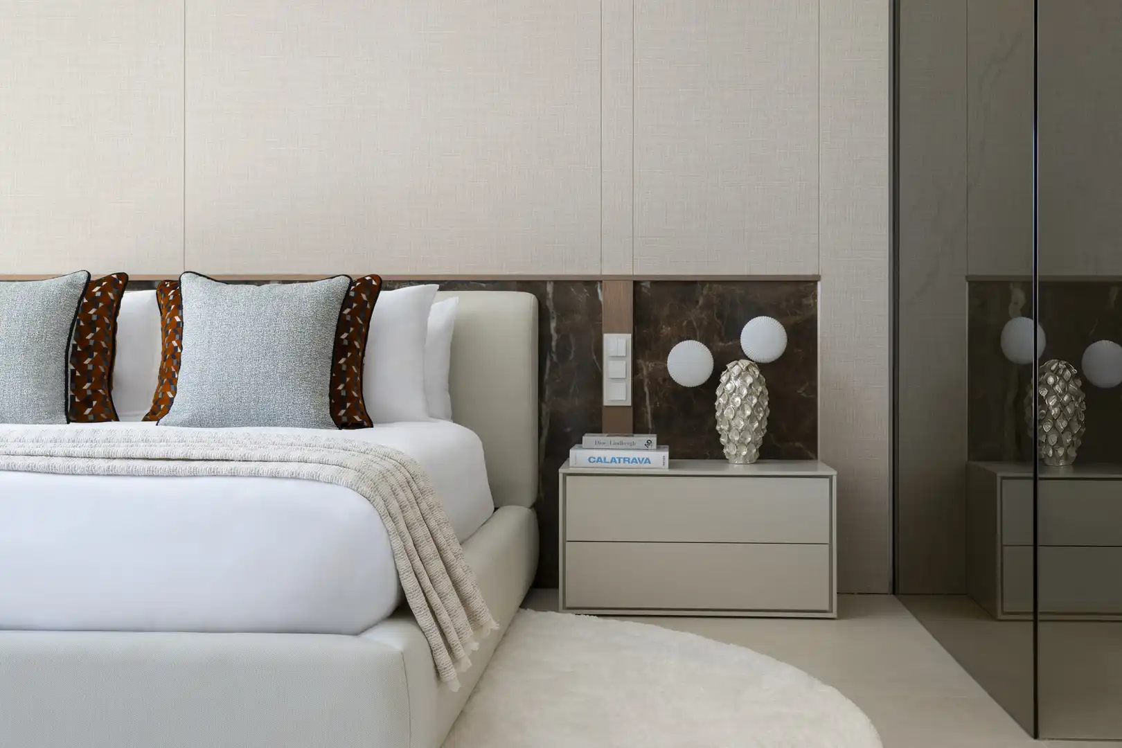 Schlafzimmer von Dachboden zum Verkauf in Estepona mit Klimaanlage, Terrasse und Abstellraum
