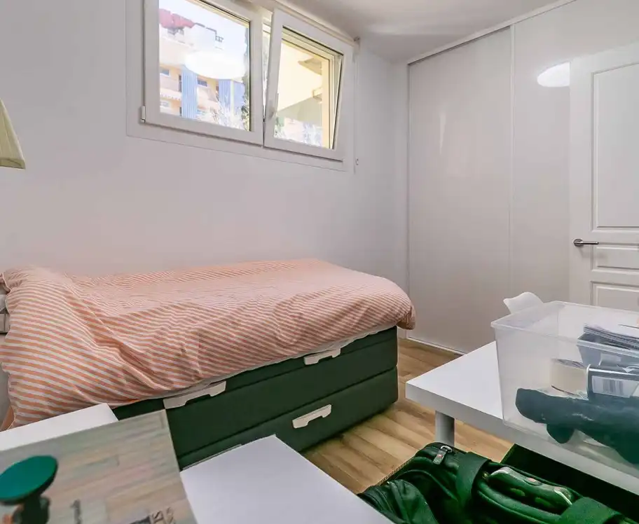Schlafzimmer von Wohnung zum Verkauf in Fuengirola mit Möbliert, Ofen und Waschmaschine