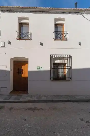 Vista exterior de Casa o xalet en venda en Villamayor de Calatrava amb Aire condicionat, Terrassa i Moblat