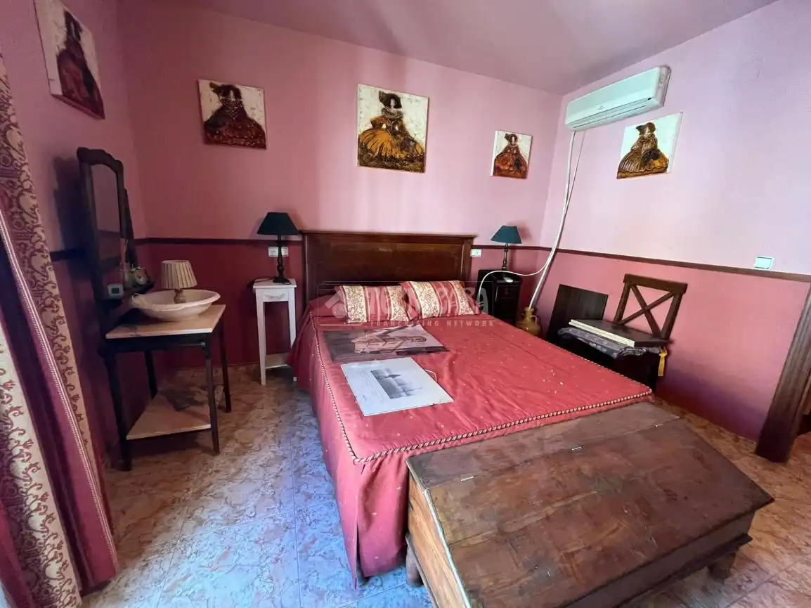 Habitación de Casa adosada en venta en Linares con Aire acondicionado y Calefacción