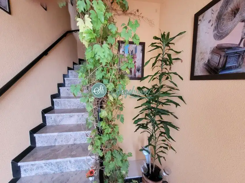 Piso en venta en La Lastrilla  con Calefacción y Terraza