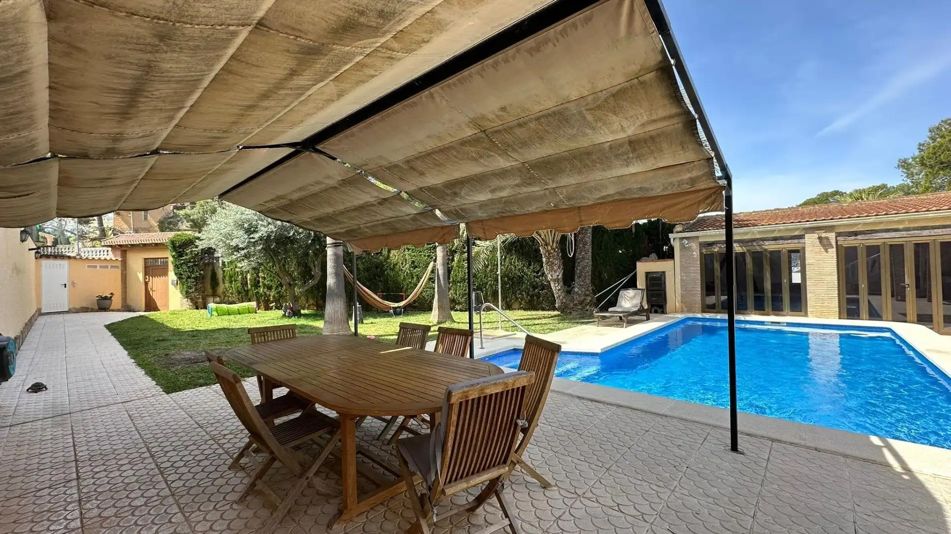 Terraza de Casa o chalet en venta en Torrevieja con Calefacción, Jardín privado y Piscina