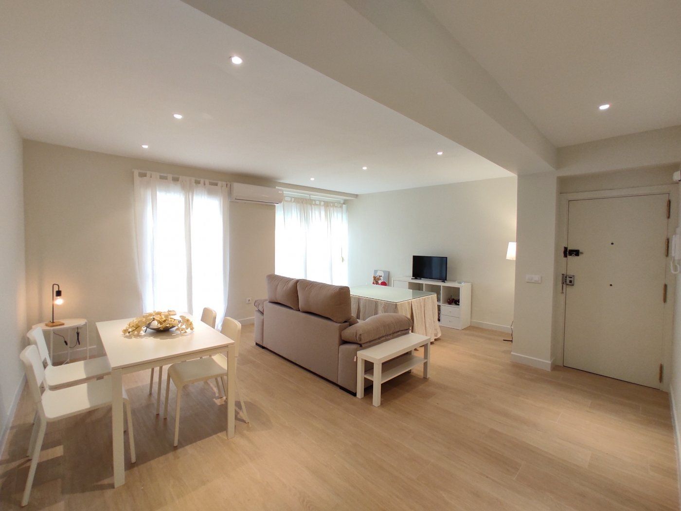 Sala d'estar de Pis de lloguer en  Sevilla Capital amb Traster, Moblat i Balcó