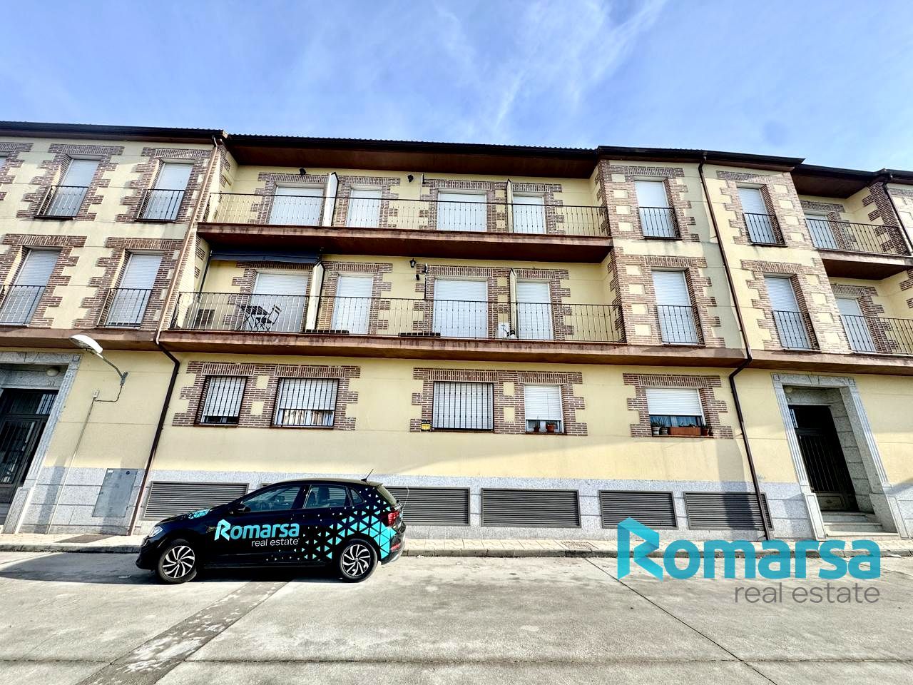 Piso en venta en La Adrada