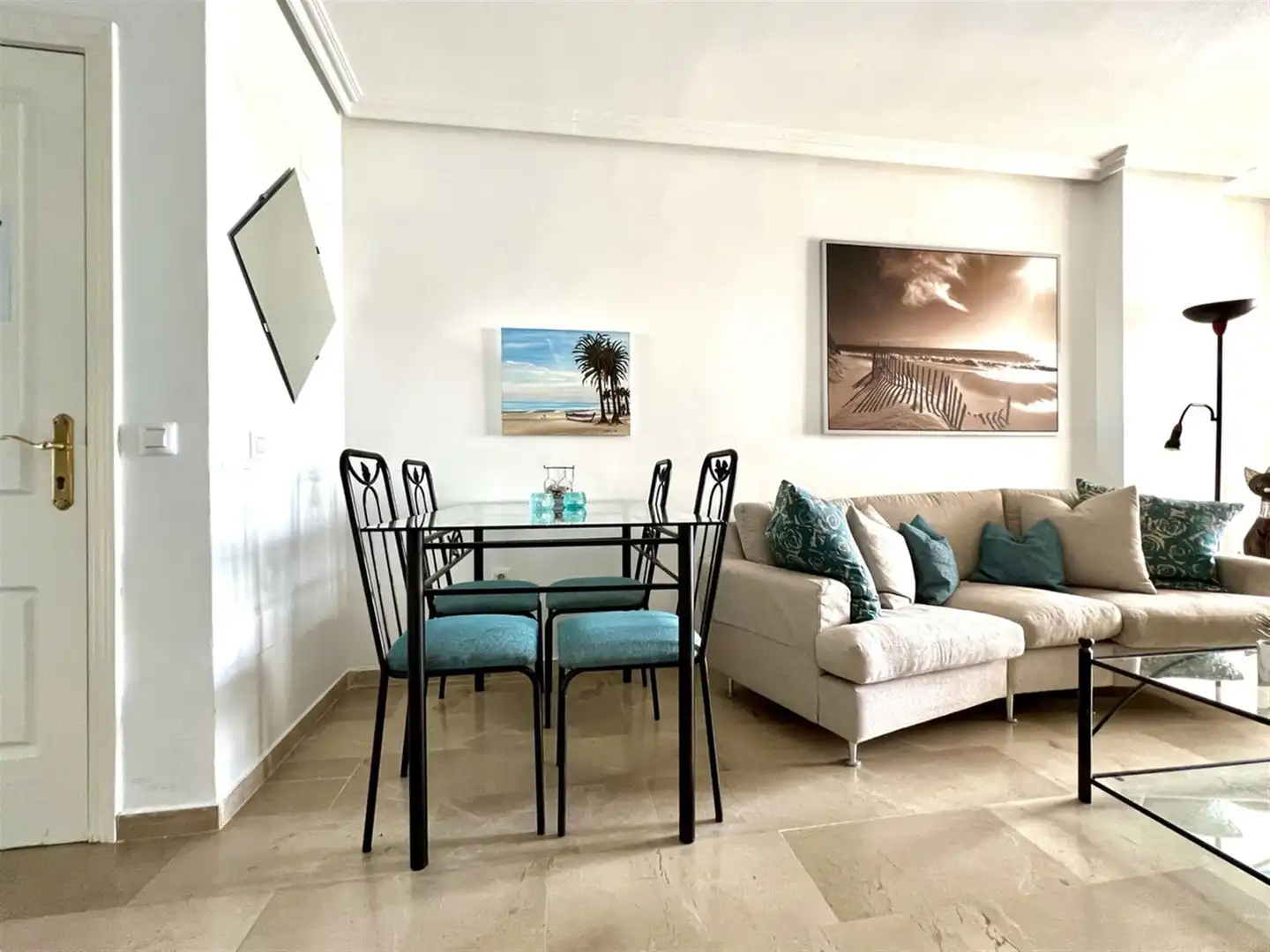 Menjador de Apartament en venda en Estepona amb Aire condicionat i Terrassa