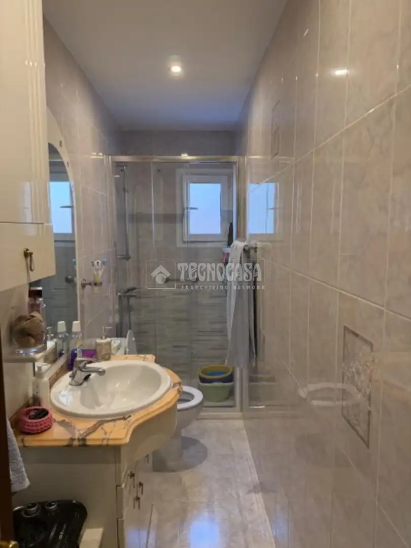 Badezimmer von Wohnung zum Verkauf in Madrid mit Klimaanlage, Heizung und Terrasse