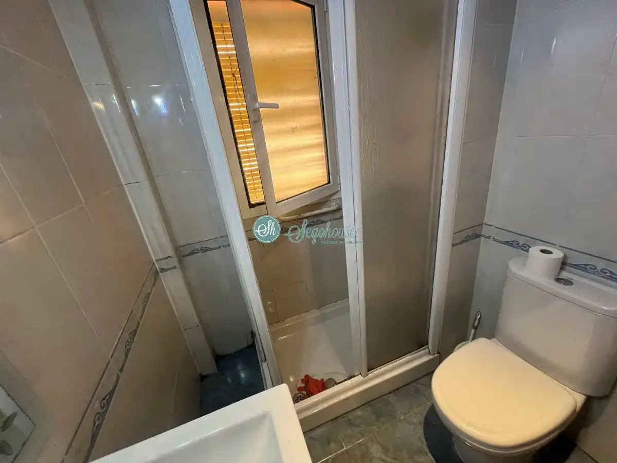 Bany de Pis en venda en Segovia amb Calefacció i Terrassa