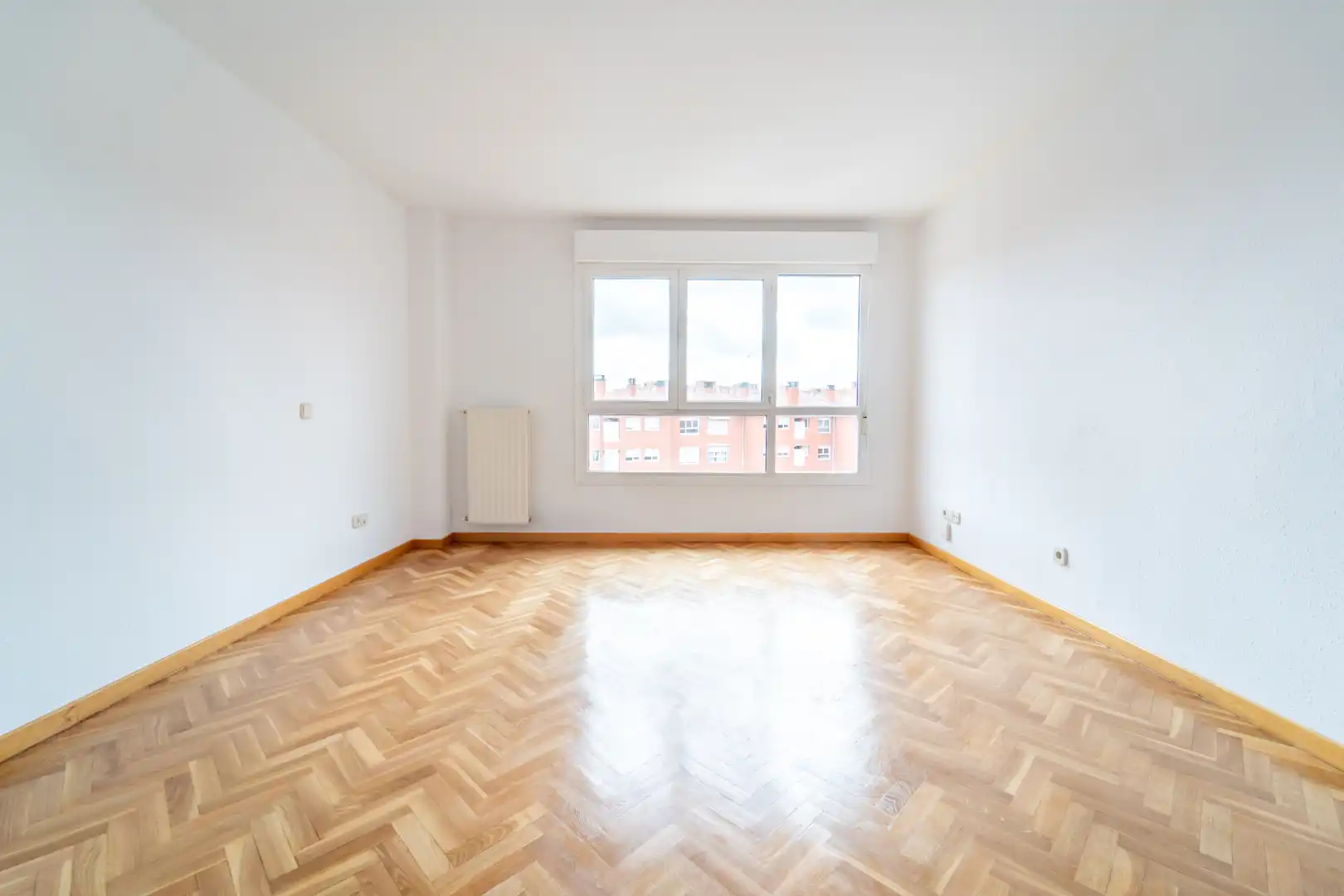 Dormitori de Pis en venda en  Madrid Capital amb Piscina comunitària