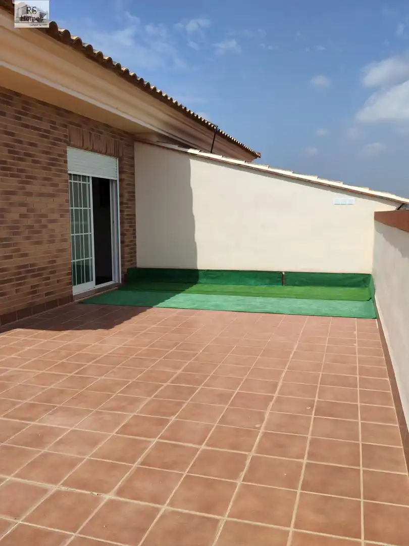 Terraza de Ático en venta en La Pobla de Vallbona con Aire acondicionado, Terraza y Balcón