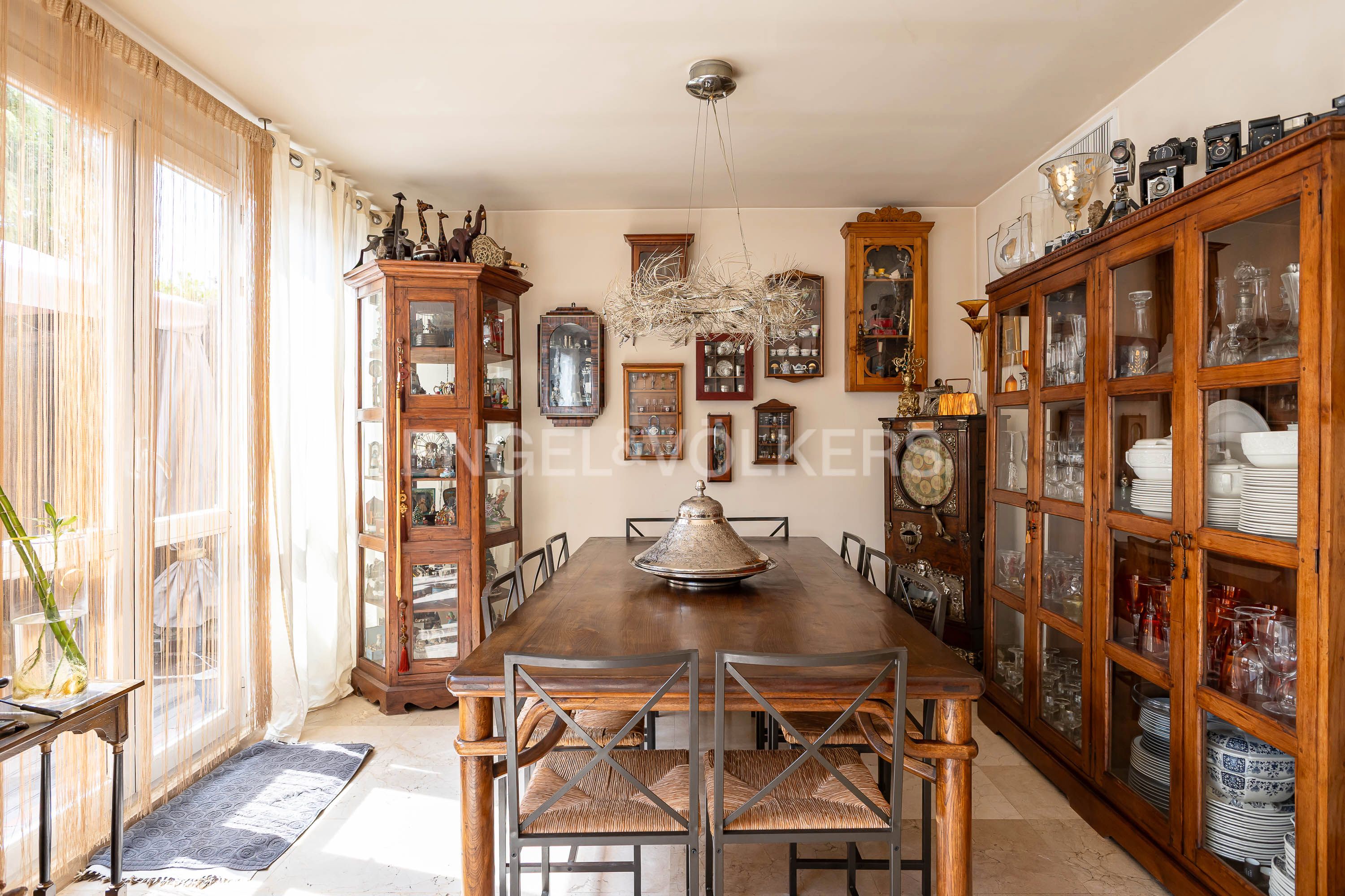 Comedor de Casa o chalet en venta en  Madrid Capital con Aire acondicionado, Calefacción y Jardín privado