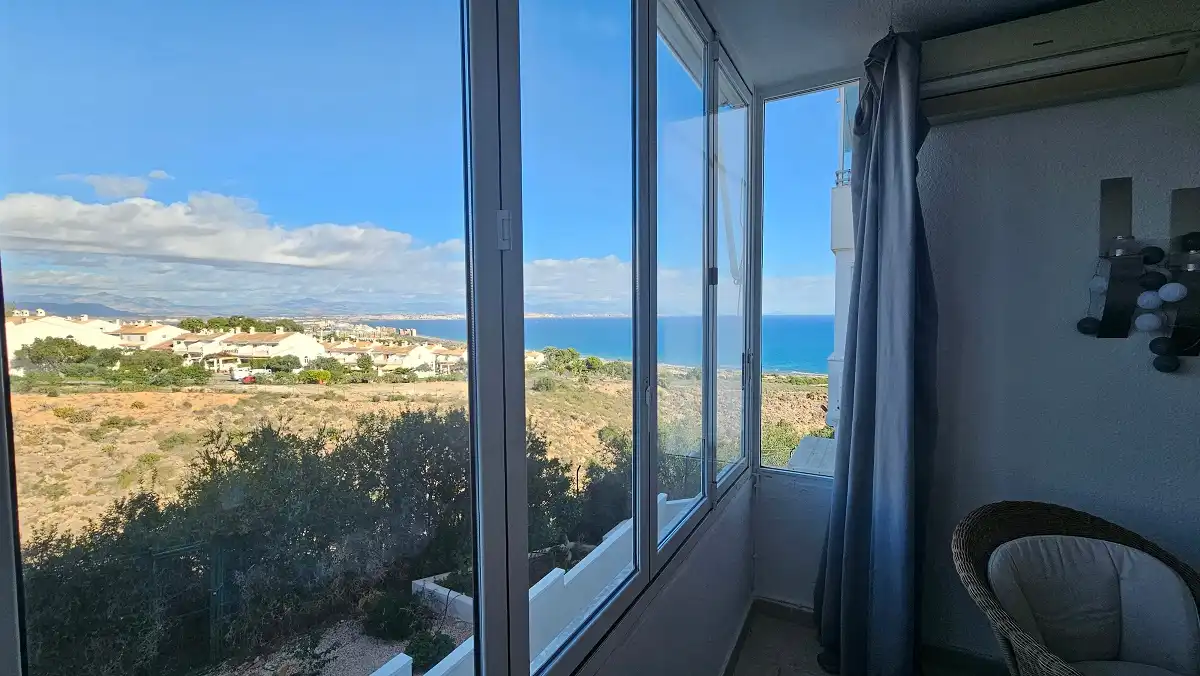Habitación de Apartamento en venta en Santa Pola con Aire acondicionado y Piscina comunitaria