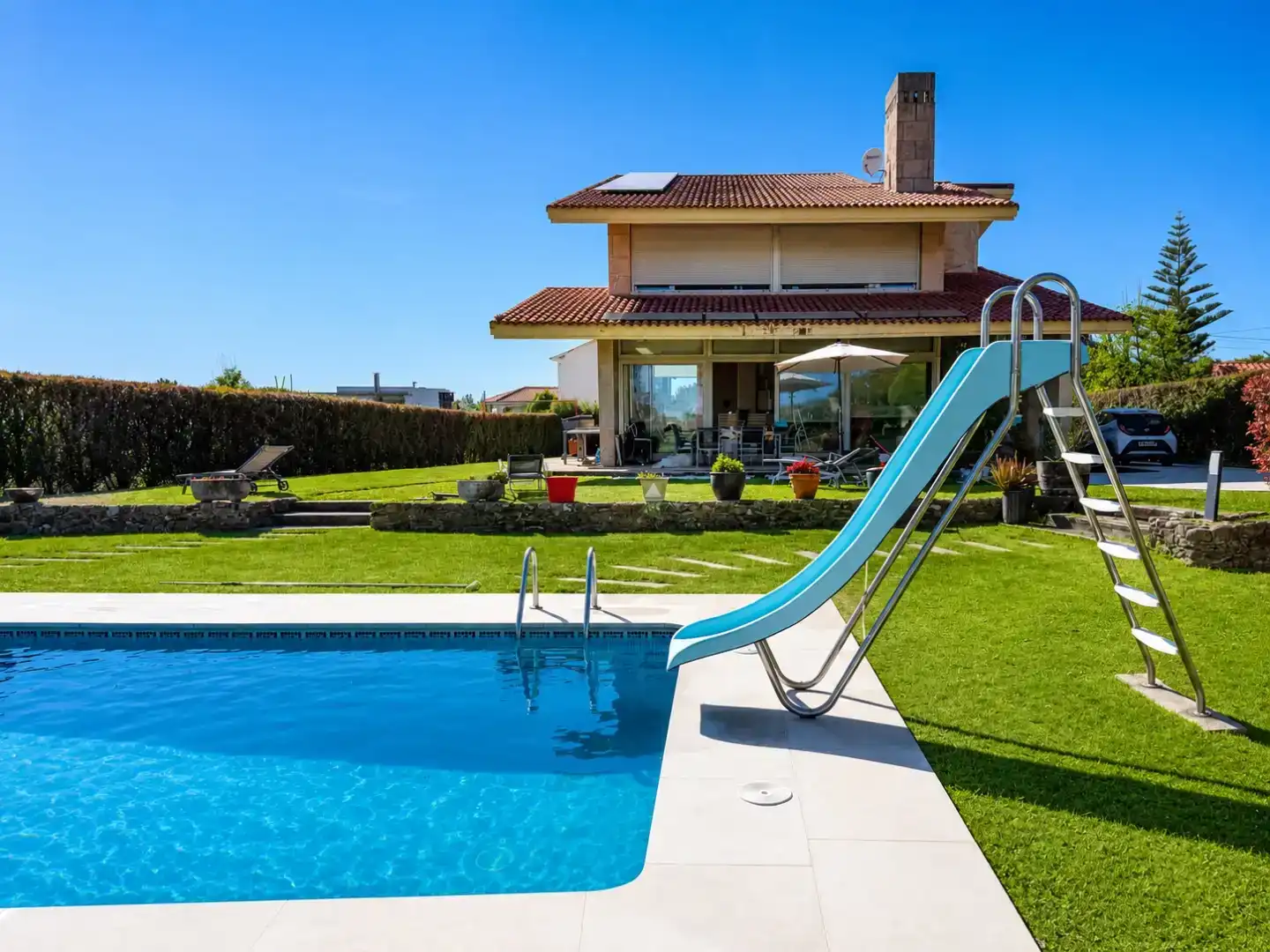 Piscina de Casa o xalet en venda en Vigo  amb Aire condicionat, Piscina i Balcó