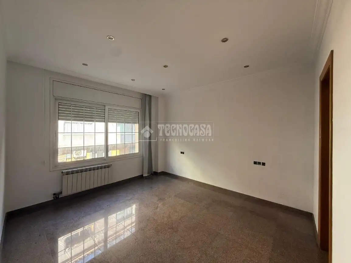 Vista exterior de Casa adosada en venta en Sant Joan Despí