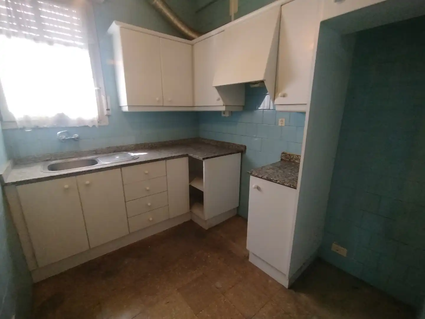 Küche von Wohnung zum Verkauf in Castellón de la Plana / Castelló de la Plana mit Terrasse und Balkon