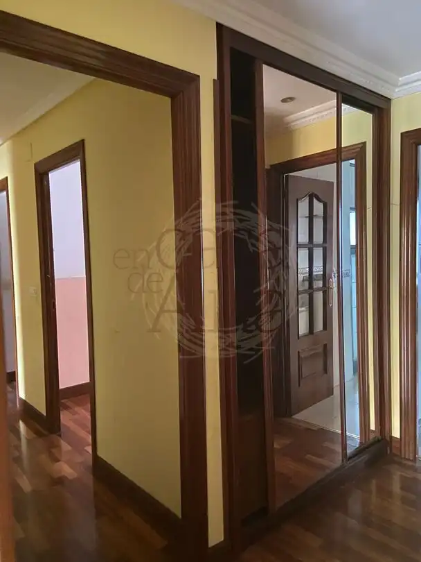 Piso en venta en Barakaldo  con Balcón