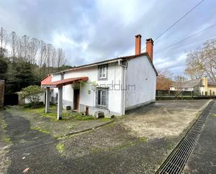 Vista exterior de Casa o xalet en venda en Santiago de Compostela  amb Calefacció i Jardí privat
