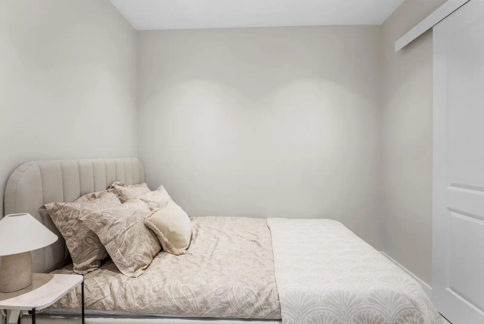 Bedroom of Flat for sale in Benahavís  with Air Conditioner, Terrace and Furnished