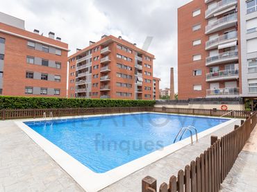 Piso con balcón en venta en Carrer de Poboleda