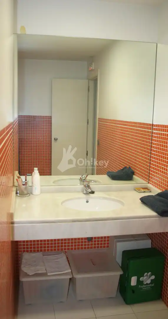 Baño de Local en venta en Madrid con Aire acondicionado