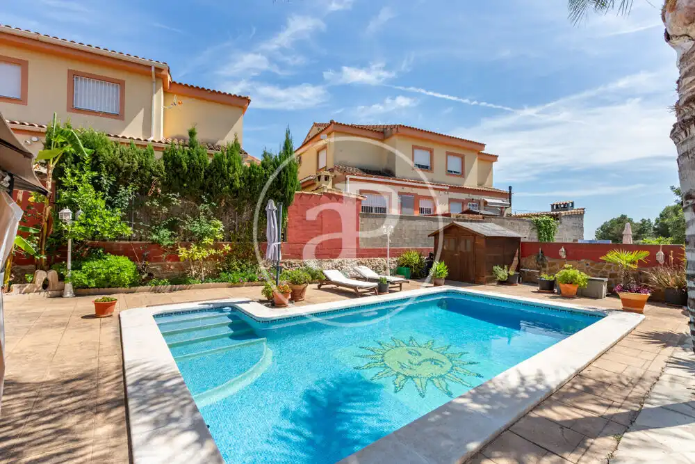 Piscina de Casa o xalet en venda en Náquera amb Aire condicionat, Calefacció i Jardí privat