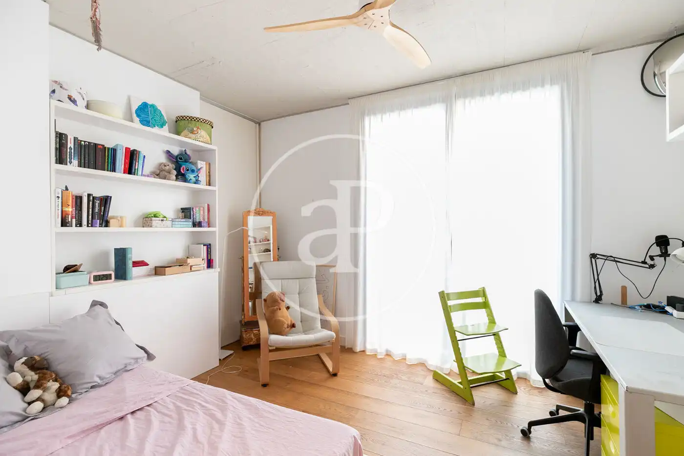 Bedroom of Detached homes for sale in Barcelona  with Air Conditioner, Heating and Private garden