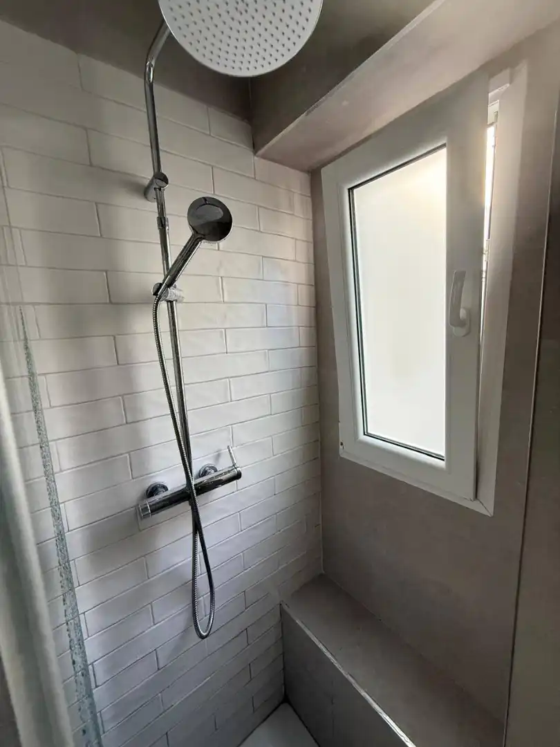 Baño de Piso en venta en Gandia con Aire acondicionado, Amueblado y TV