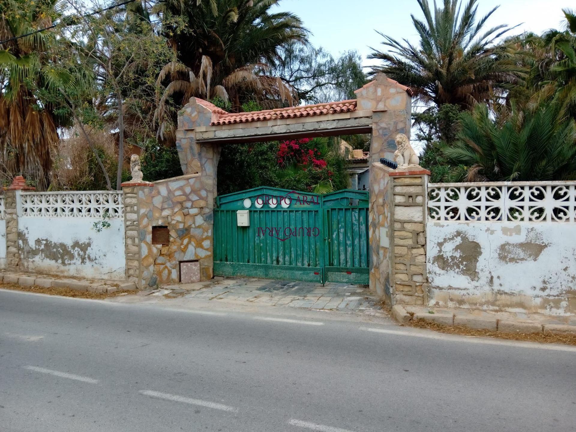 House or chalet for sale in Alicante / Alacant  with Private garden