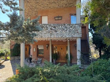 House with pool for sale in Begues