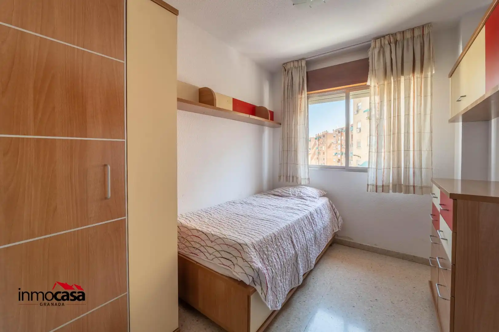 Habitación de Piso en venta en Granada con Aire acondicionado, Terraza y Balcón