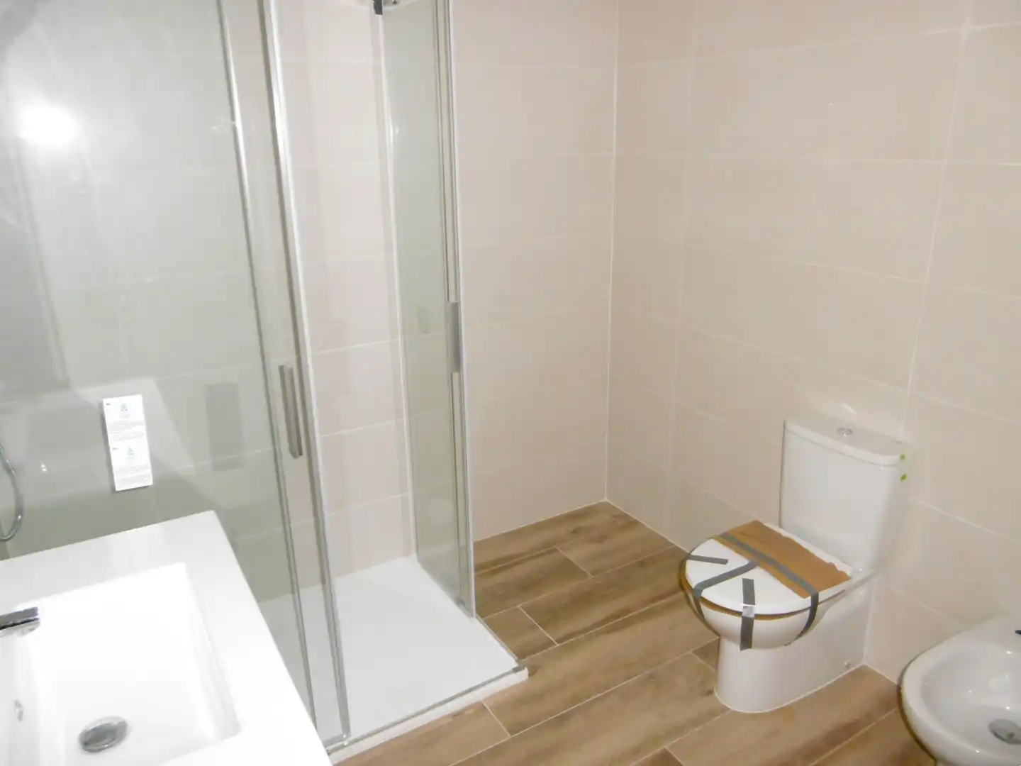 Badezimmer von Erdgeschoss zum Verkauf in Valladolid mit Klimaanlage und Heizung