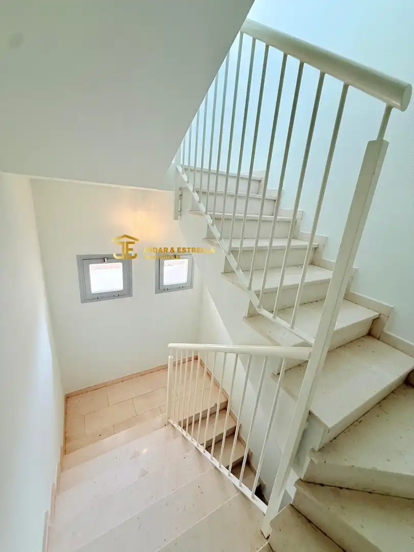 Maisonette zum Verkauf in Lorca mit Klimaanlage, Heizung und Privatgarten