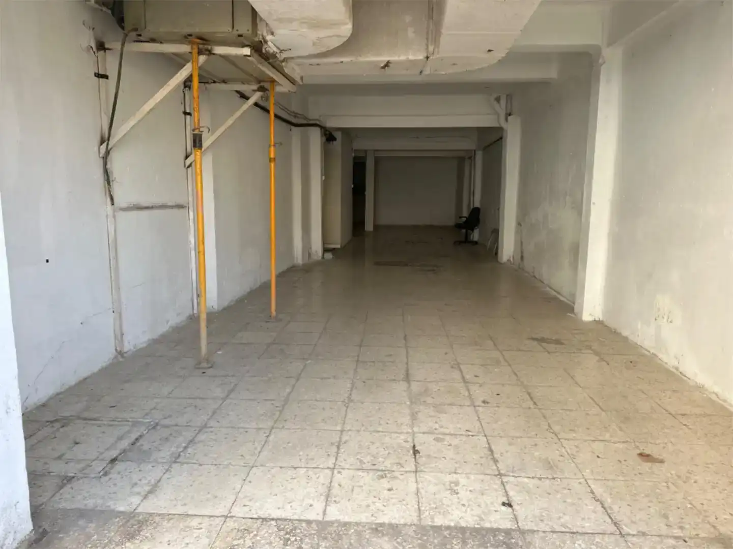 Local de lloguer en Sevilla amb Aire condicionat, Parquet i Moblat