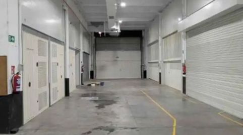 Foto 2 von Fabrikhallen zur Miete in Ibarsusibidea Bidea, 2, Bolueta, Bilbao