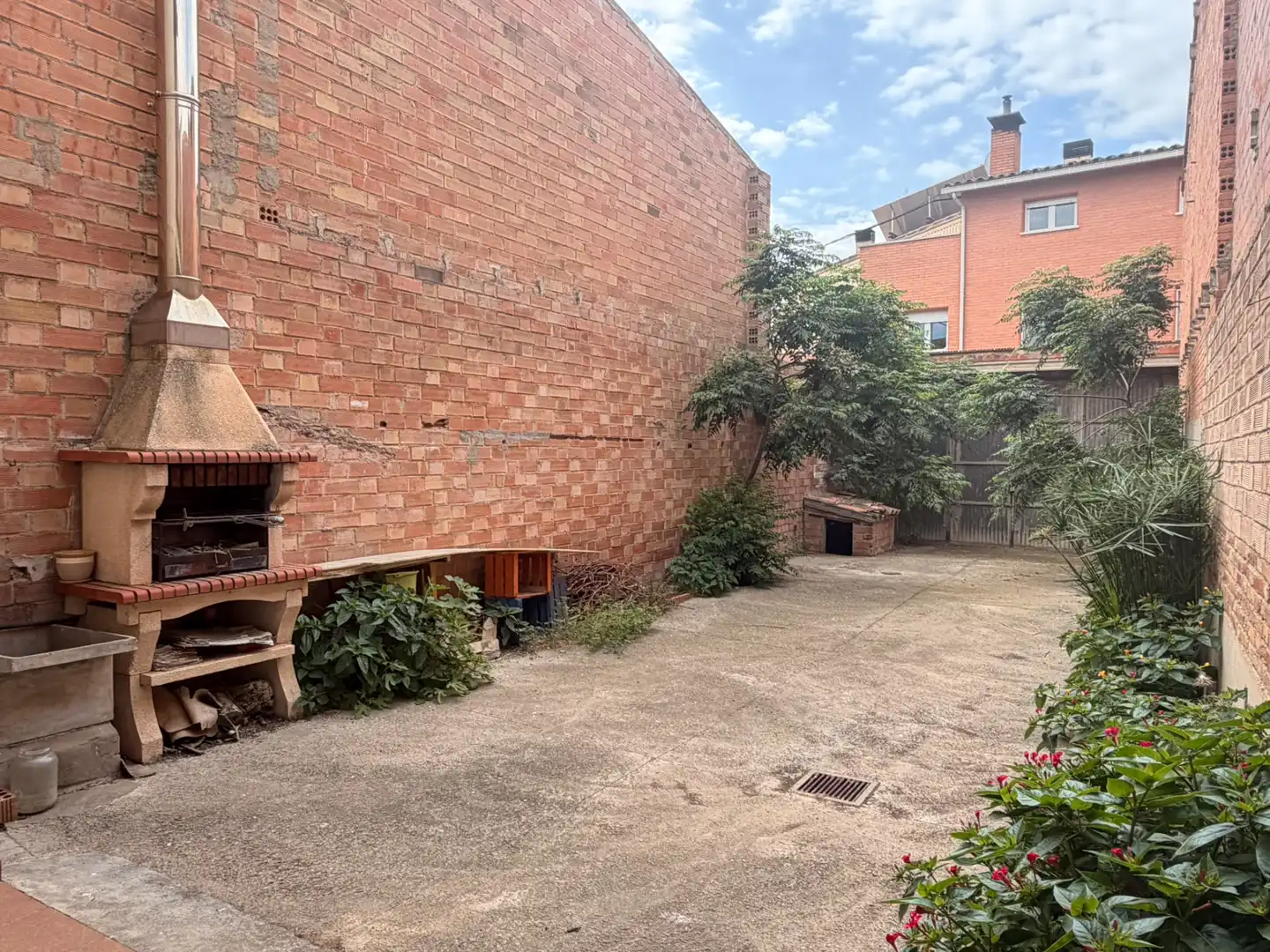 Aparcament de Casa o xalet en venda en Bellvís amb Calefacció, Jardí privat i Moblat