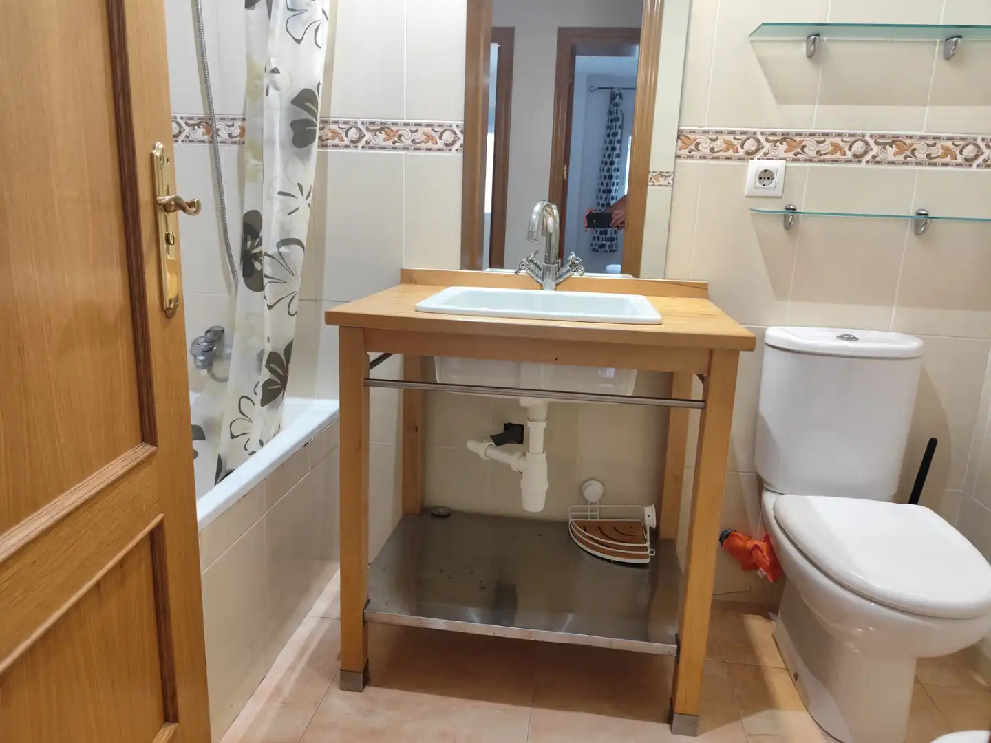 Baño de Piso en venta en Murcia con Trastero y Amueblado