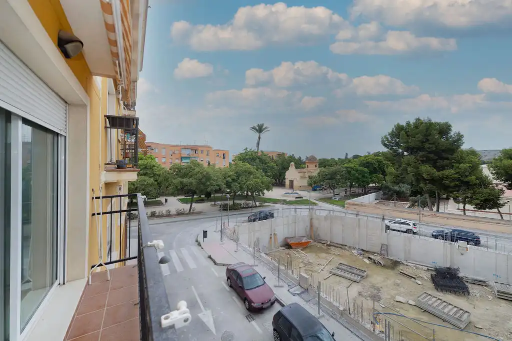Vista exterior de Piso en venta en Alicante / Alacant con Aire acondicionado
