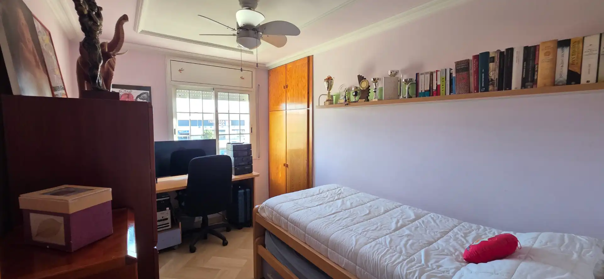 Habitación de Casa o chalet en venta en Terrassa con Aire acondicionado, Terraza y Balcón